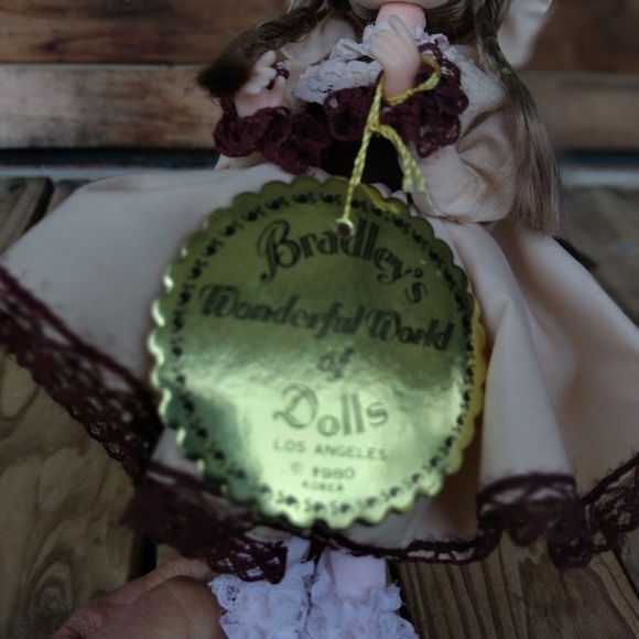 Vintage Big Eye Bradley's Wonderful World of Dolls Carrie Doll 80s - Picture 6 of 10